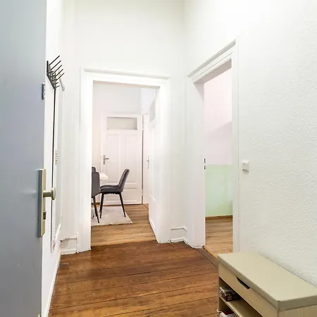 Home-on Wiesbaden, Group Travel With Comfortable Bed Wiesbaden