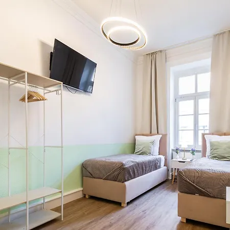 Home-on Wiesbaden, Group Travel With Comfortable Bed Wiesbaden