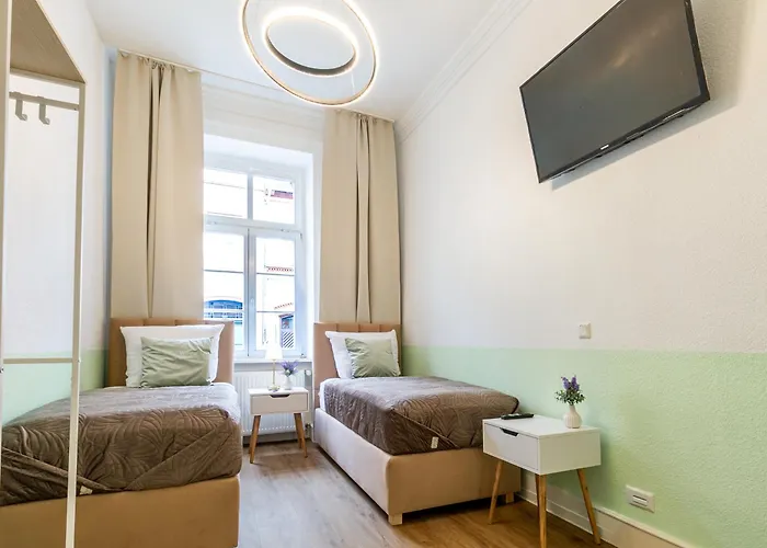 Apartment Home-on Wiesbaden, Group Travel With Comfortable Bed