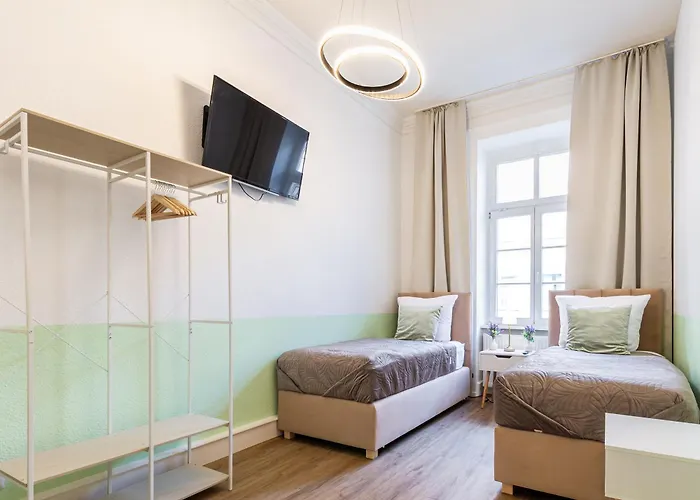 Home-on Wiesbaden, Group Travel With Comfortable Bed Wiesbaden